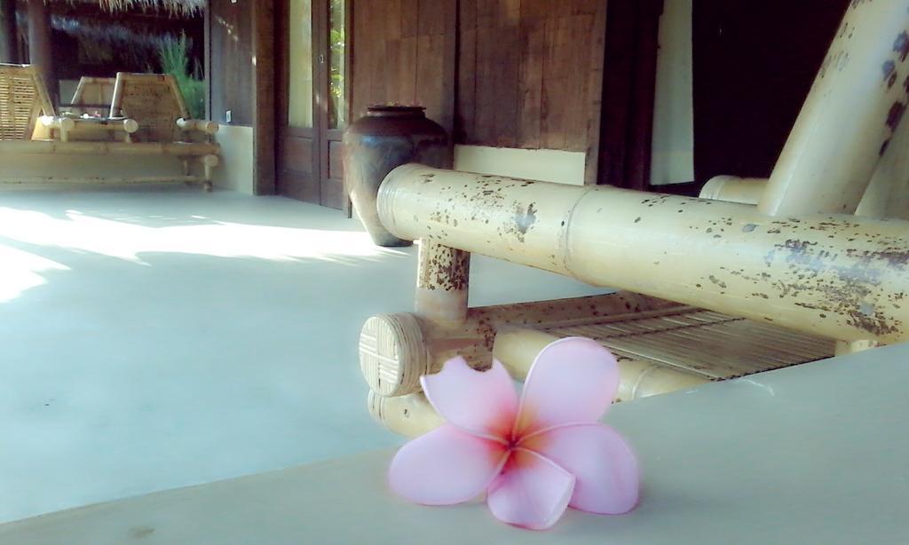Selong Belanak Bungalows Selong Blanak Exterior foto