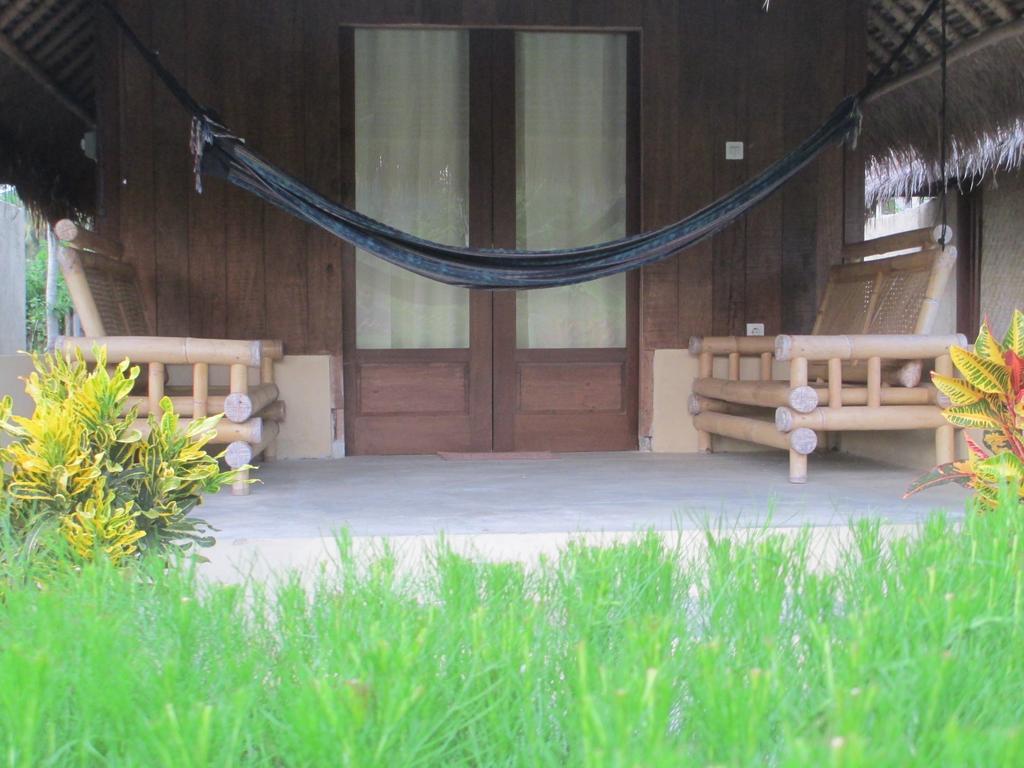 Selong Belanak Bungalows Selong Blanak Exterior foto