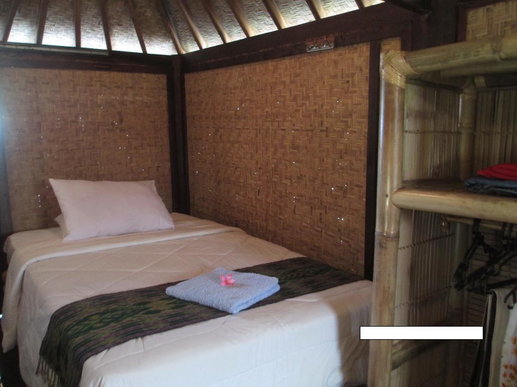 Selong Belanak Bungalows Selong Blanak Exterior foto