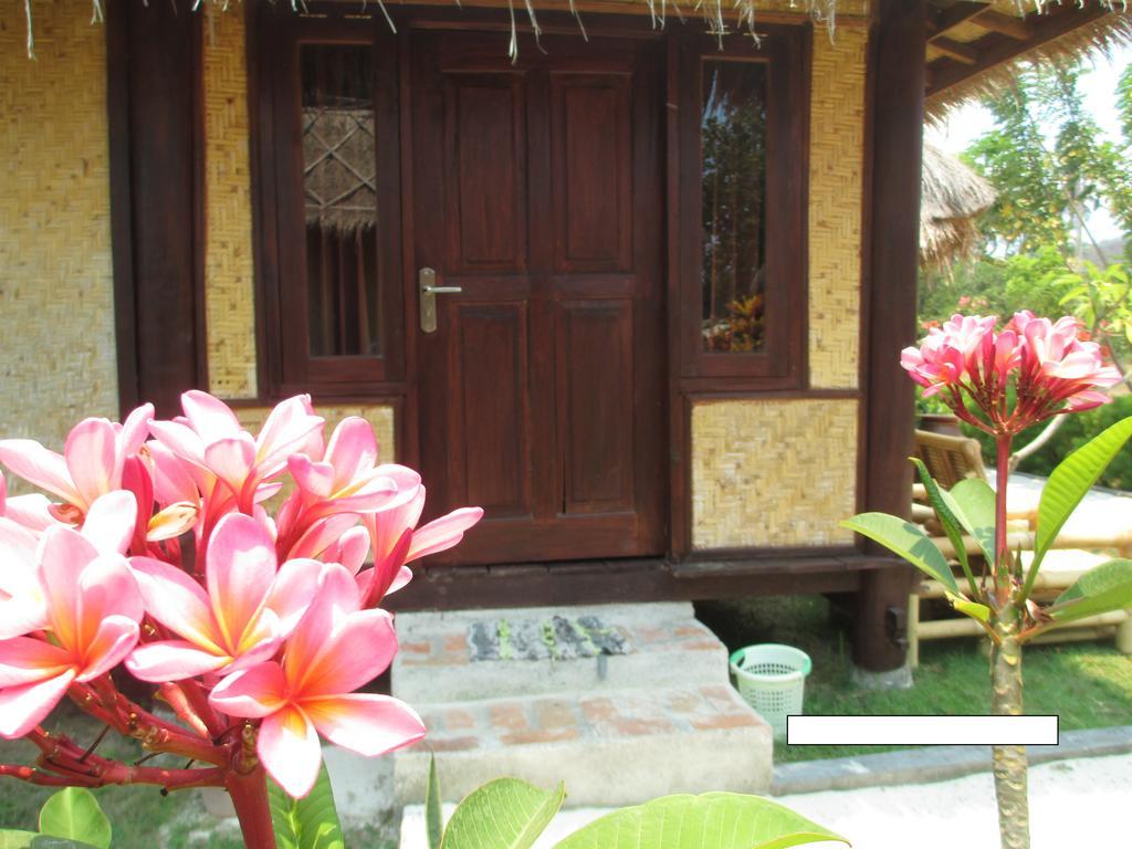 Selong Belanak Bungalows Selong Blanak Exterior foto