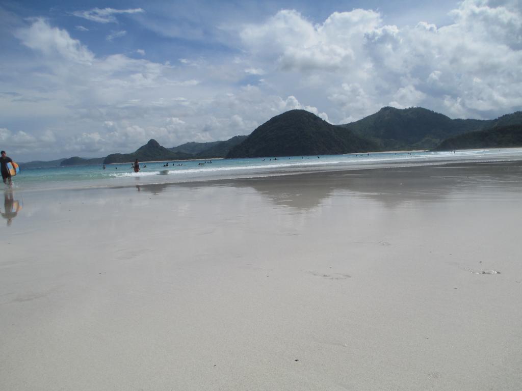 Selong Belanak Bungalows Selong Blanak Exterior foto