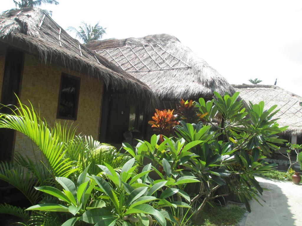 Selong Belanak Bungalows Selong Blanak Exterior foto