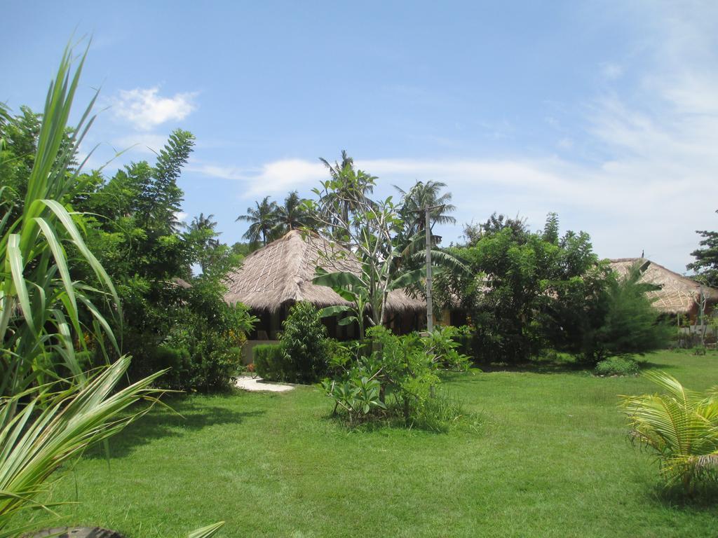 Selong Belanak Bungalows Selong Blanak Exterior foto