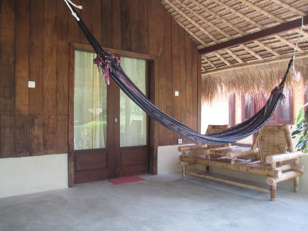 Selong Belanak Bungalows Selong Blanak Exterior foto