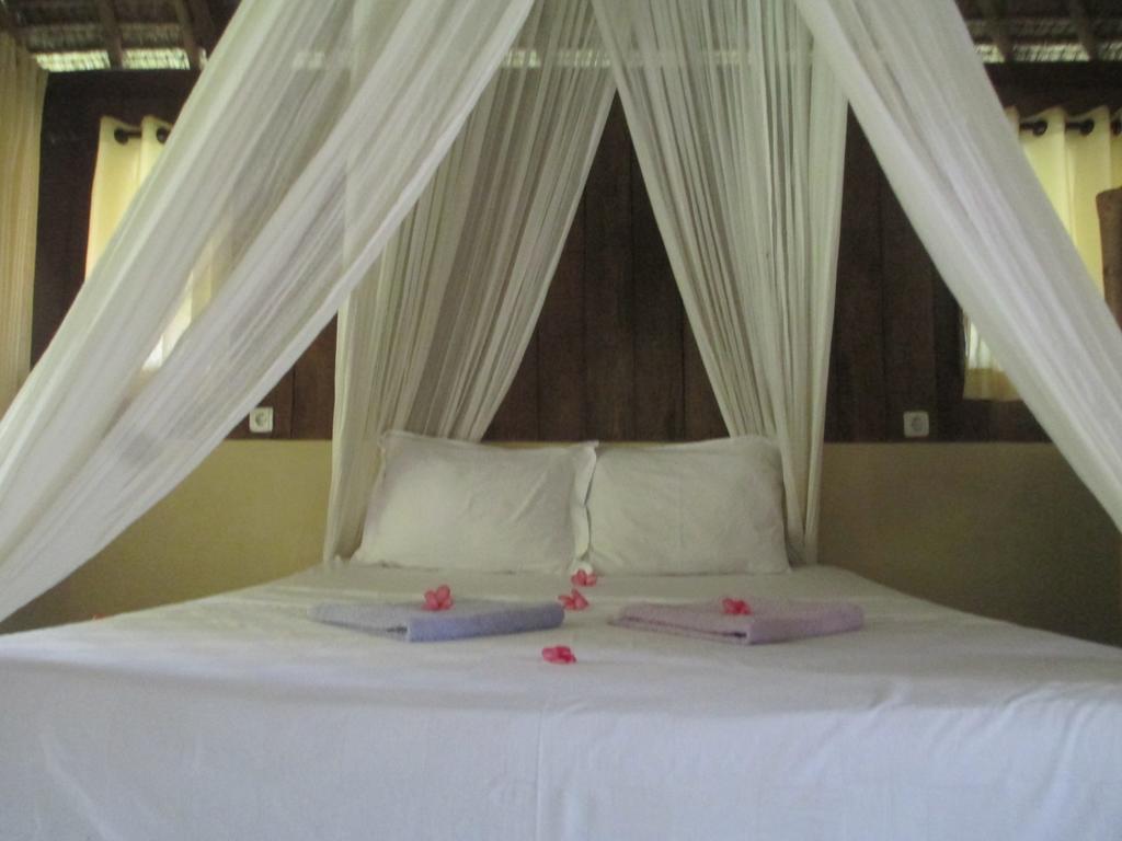 Selong Belanak Bungalows Selong Blanak Exterior foto